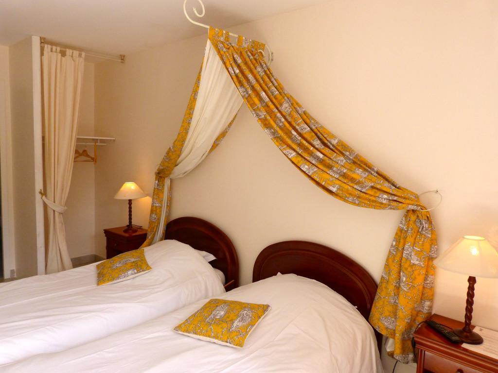 Anjou Golf And Country Club Hotel Champigne Bilik gambar